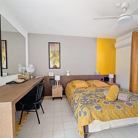 Studio Dans Village Vacances Manganao Saint-Francois  Bagian luar foto